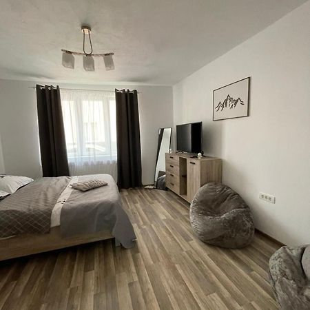 La Mary In Old Town Apartment Sibiu Room photo